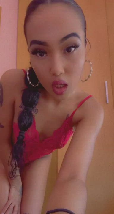 Latina gif
