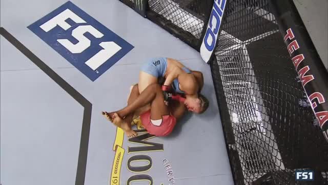 Julija Stoliarenko def Marciea Allen after Allen destroyed Julija earlier with hammerfirsts!
