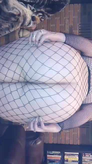 Fishnet spank