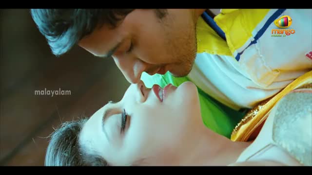 Kajal Aggarwal lip lock
