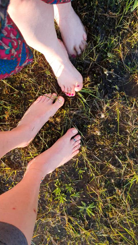 crossdressing dirty feet feet fetish femboy foot foot fetish genderfluid wife wifey