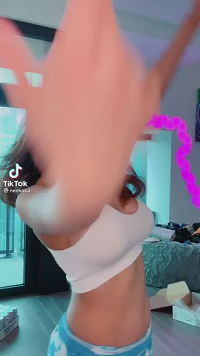 I think I’ve got a new favourite video. God damn girl! ??
