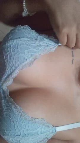 Show u my tits if u promise you gonna fuck me hard 🥵 Check comments ⬇️