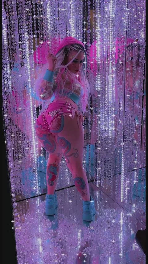 Behind the scenes Booty photoshoot