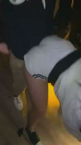She had the whole club on her ass ?