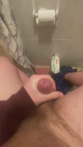 Look at my head pulsate after I stop jerking my cock…