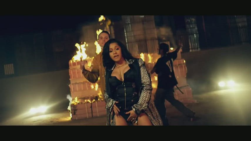 Cardi B - No Limit