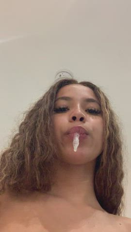 spit on my pussy like this