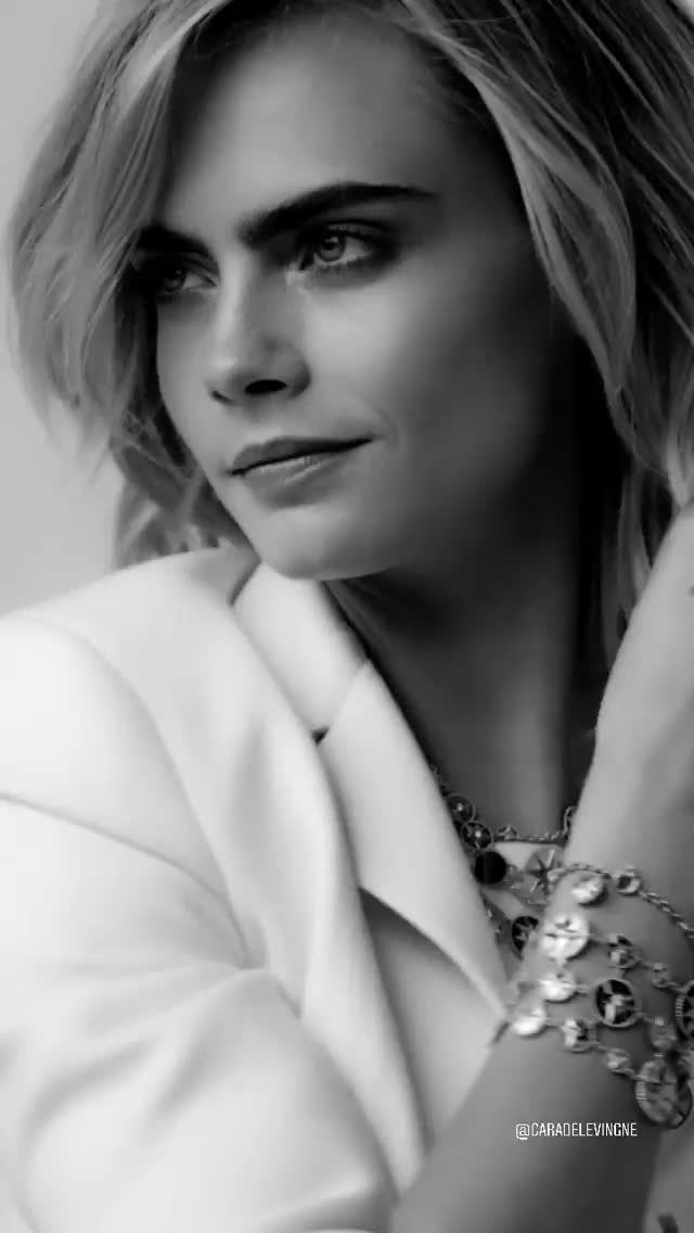 Cara Delevingne gif