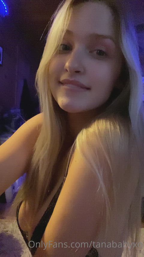 Slutty face and hot body 🥵🥵
