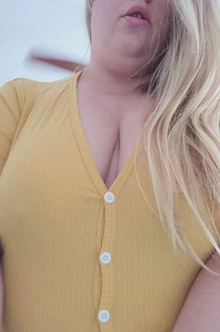 Sucking on them makes me super wet 💦