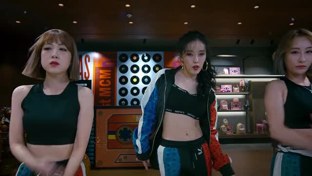 효민 HYOMIN X MCM 'MANGO' PV (Choreography ver.)