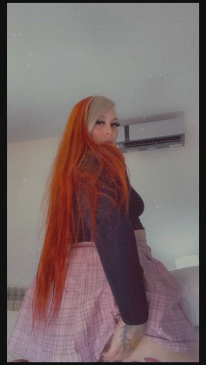 Hi baby, do you like my new skirt? would you fuck me like this? 😈