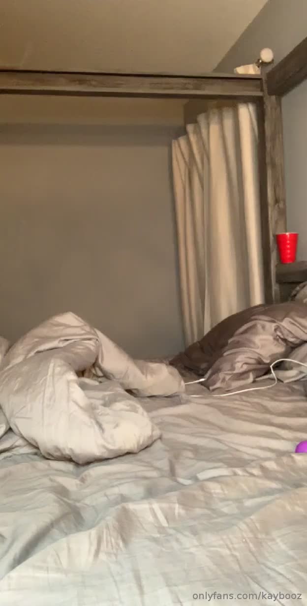 Who is she and does she do b/g porn?