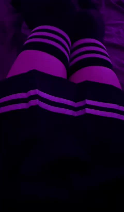 why are your hands not on my thighs yet? 😖