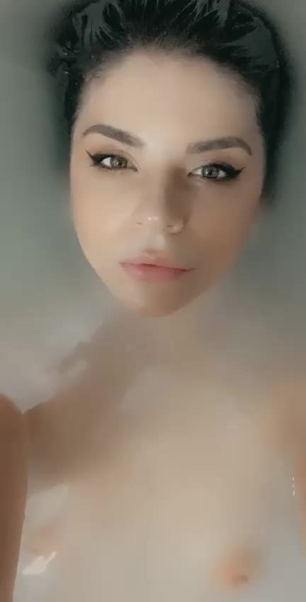 Do I look adorable in my bathtub?