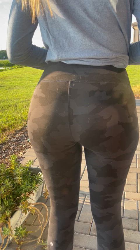 Just hanging out in my yoga pants, don’t you wanna join 