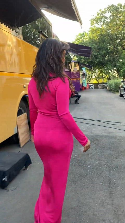 Sau se bhi zyaada lund chus ke daily adhi nangi hoke chuche dikhake gym jaake finally
