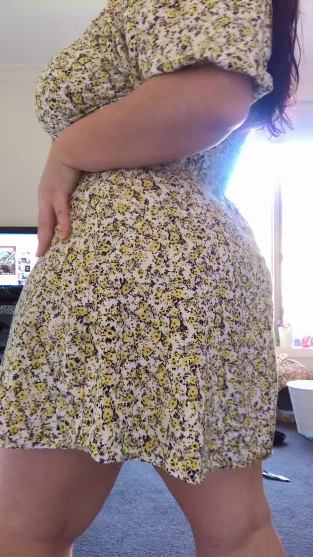 [F] Sundress Sunday! Wait, is it Saturday?