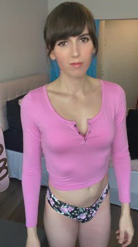 Do I look cute in pink? 💗