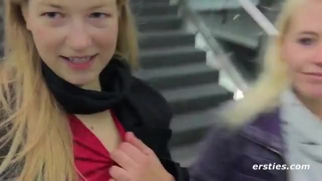 Ida & Isabella - Ersties - Train - 1