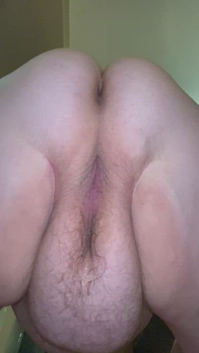 Pussy wiggles and jiggles
