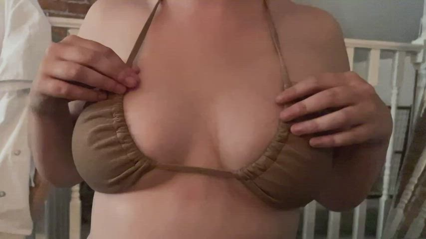 Slow motion titties!