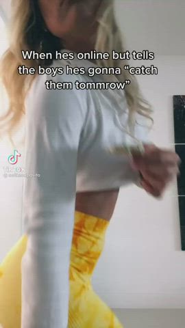 Walking away 🍑