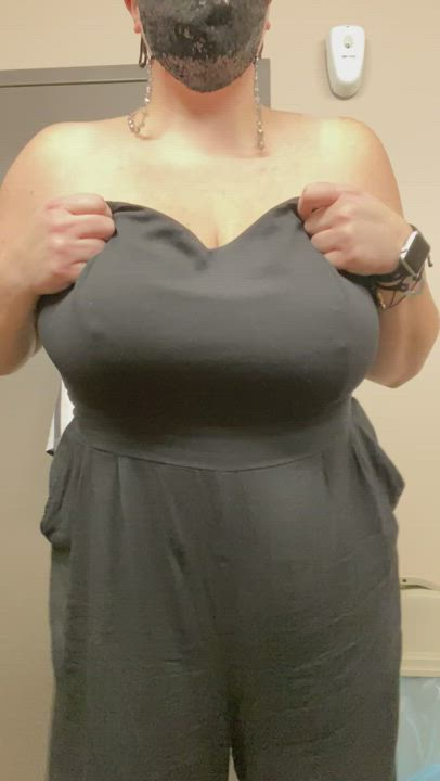 Big Tits Curvy Flashing gif
