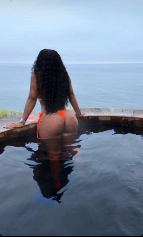 👀
