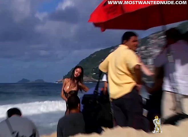 accidental adriana lima brazilian candid celebrity model nipple nipples nipslip photoshoot