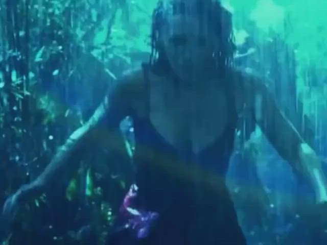 celebrity jennifer love hewitt wet gif
