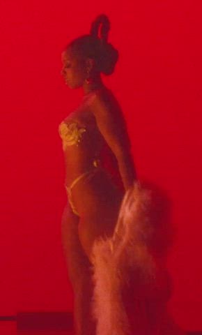 Treat Me Clip 01