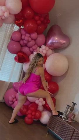 Latina MILF Twerking gif