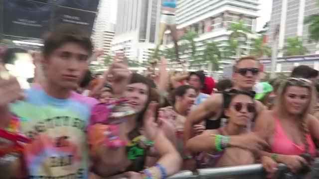 ULTRA, DEPILACION DE PEZON Y DURMIENDO CON MANGEL | Epic Vlog
