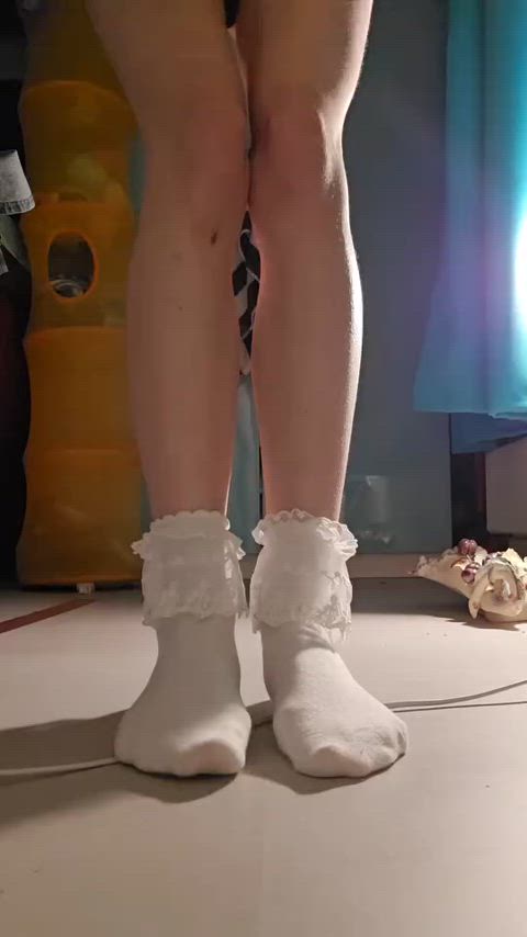 19 years old ass booty cute feet homemade petite socks teen white girl gif