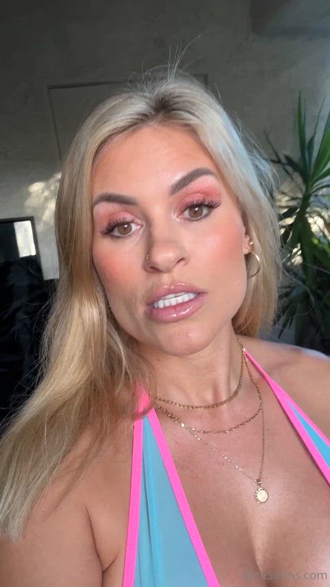 muscles muscular girl muscular milf gif