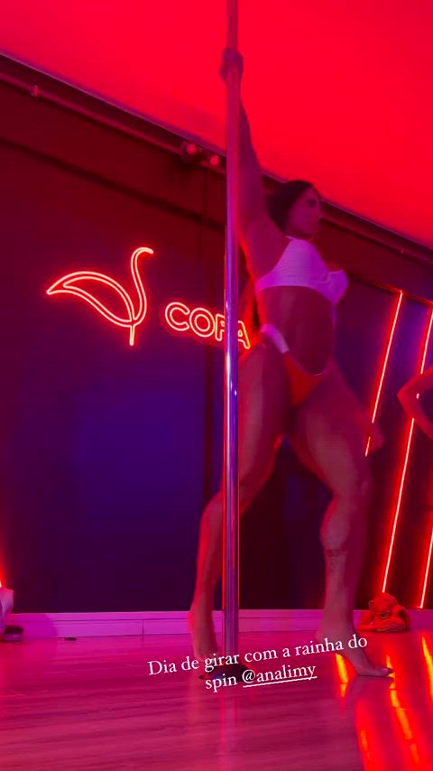 ass big ass big tits brazilian celebrity fitness muscular girl pole dance gif