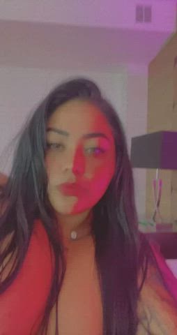 bbw camsoda camgirl curvy cute girlfriend hotwife latina long hair gif