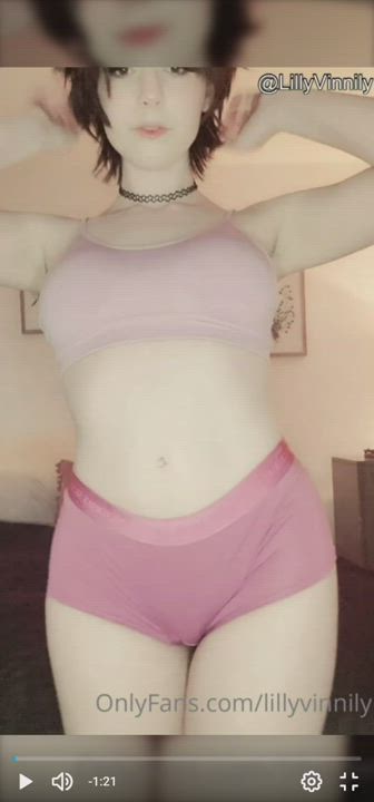 Lillyvinnily Video In Comments