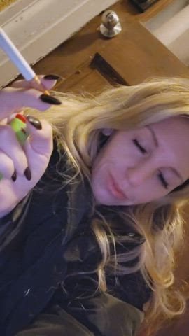 Smoking 🚬 on a chilly 🥶 night , warm me up ? 😍