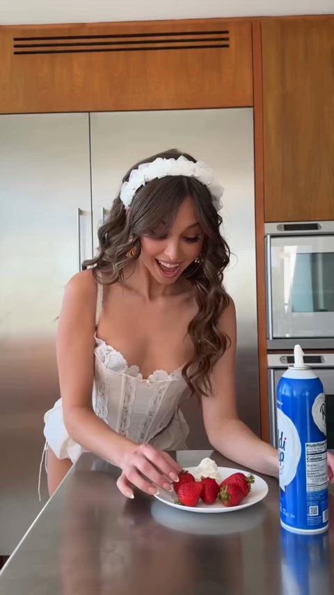 babe beautiful cleavage hottie natural tits pornstar riley reid sexy tease tits gif