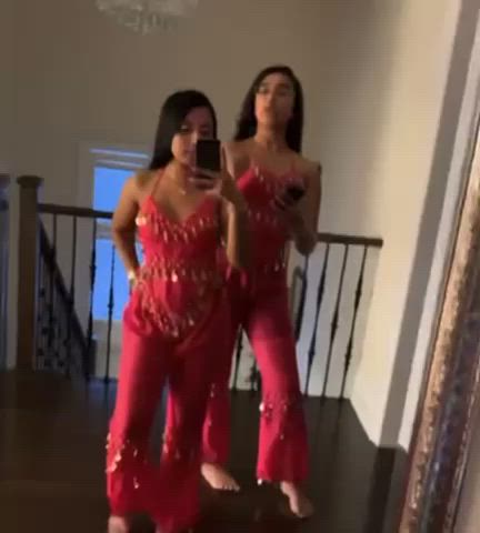 I just wanna be ur little fucktoy ( I’m the short one btw)