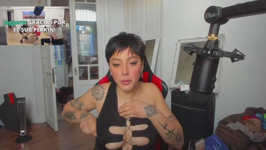 Babe Big Tits Boobs gif