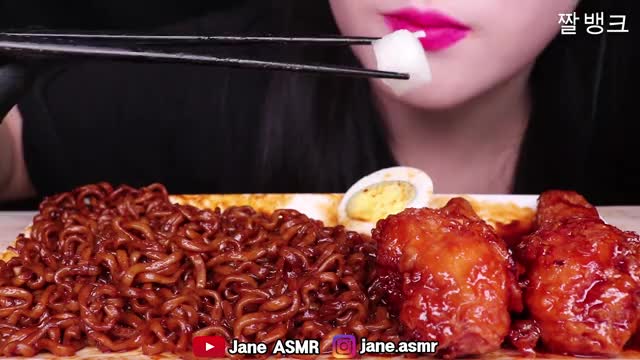 제인_짜장 불닭볶음면, 양념 치킨 먹방-4