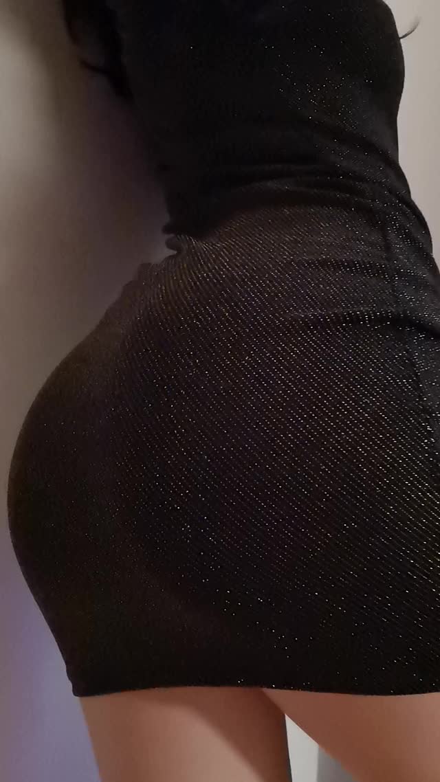 Do you like my new dress? ❤️