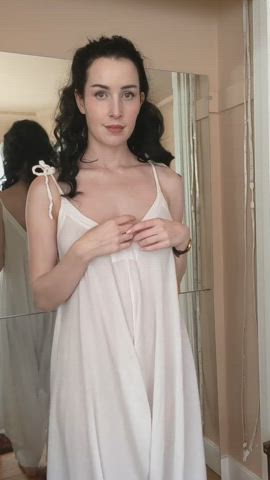 who is she pls help. i remember her at insta but i couldn't find.