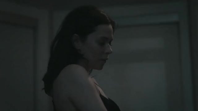 Anna Friel, Louisa Krause - The Girlfriend Experience
