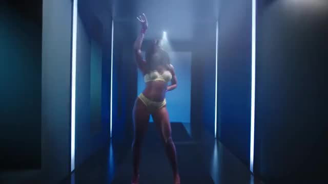 MANI SAVAGE 02