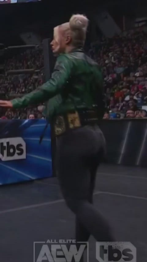 ass big ass blonde gif